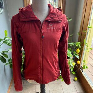 ARC’TERYX Women’s Insulated Hooded Jacket works as a mid-layer and standalone